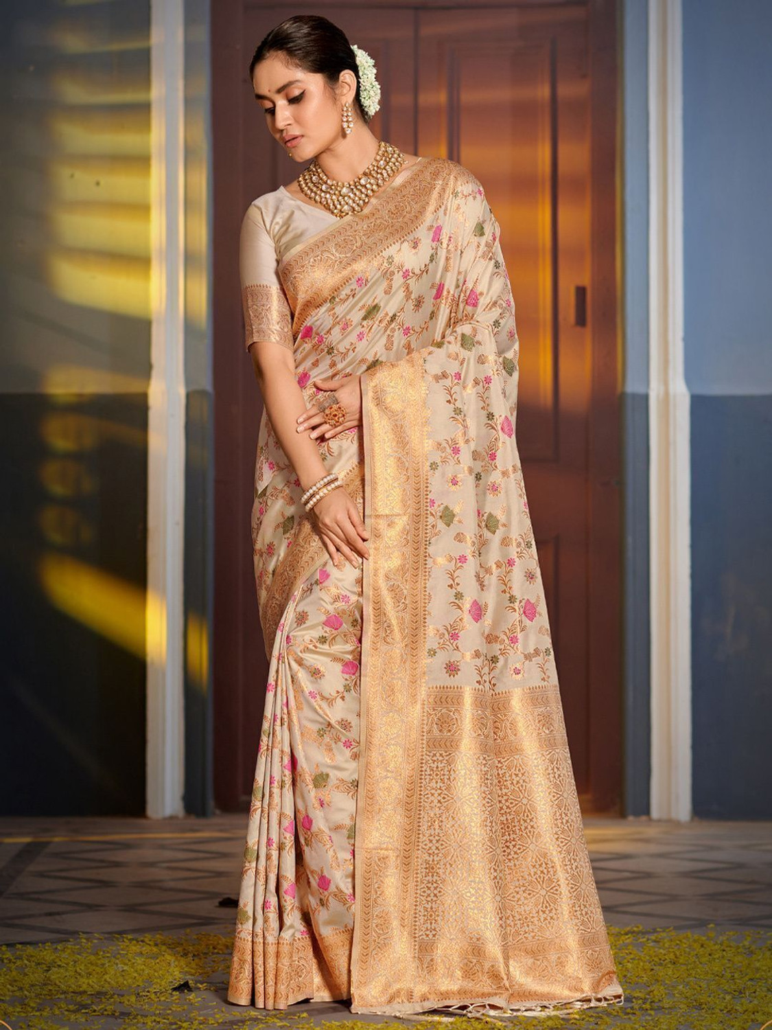 Sutriti Woven Banarasi Silk Blend Saree