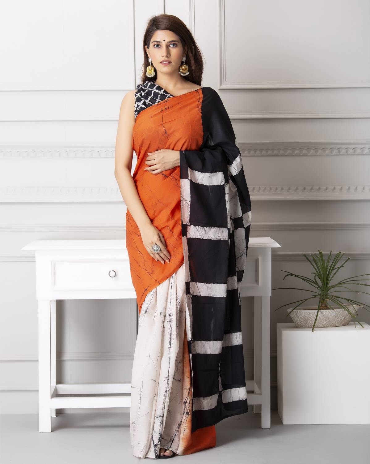 Clothonus Printed, Self Design, Hand Painted, Blocked Printed, Graphic Print Ikkat Pure Cotton Saree