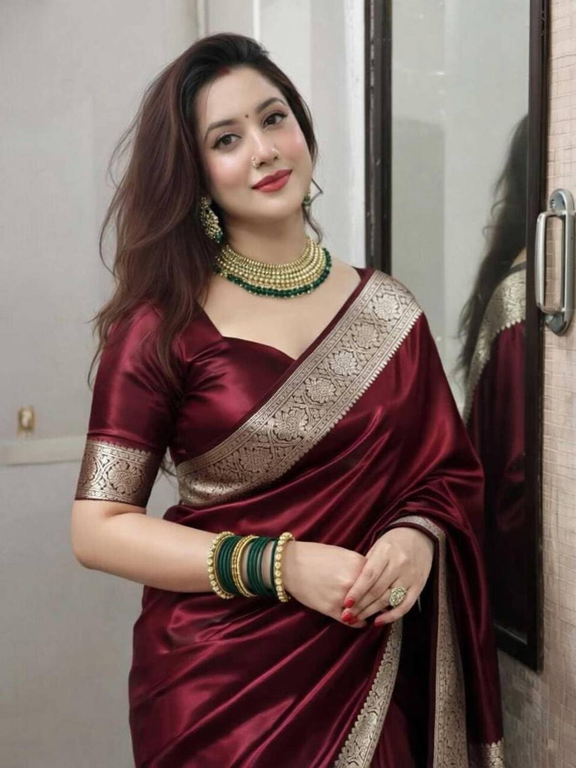 Sijileen Woven Banarasi Satin Saree Red - Image 1