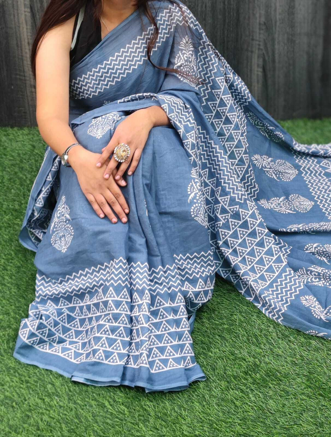 Image of SUNDREESAREE Blocked Printed, Color Block, Floral Print, Printed Daily Wear Pure Cotton Saree