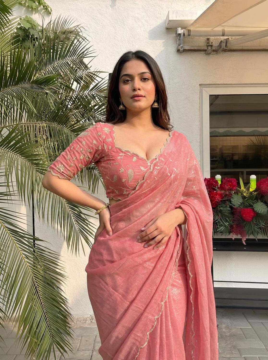 9KALA Embroidered, Embellished Bollywood Organza Saree