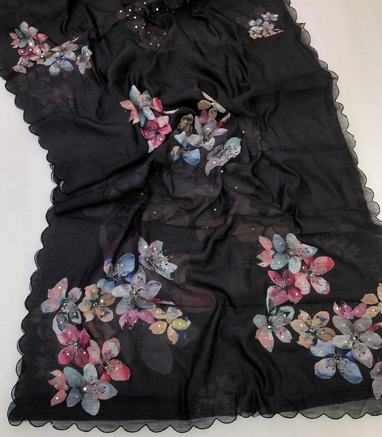Image of SILKORA Floral Print, Printed, Embellished Bollywood Linen Saree