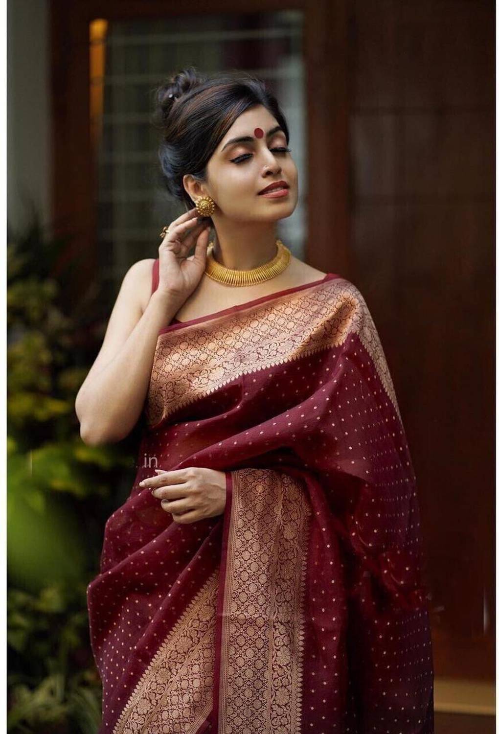 Bansari Textiles Self Design, Woven Kanjivaram Jacquard Saree (Ma