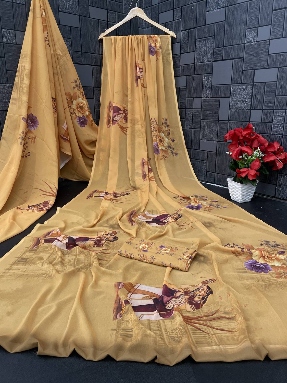 Yashvisaree Printed, Floral Print Daily Wear Georgette Saree
