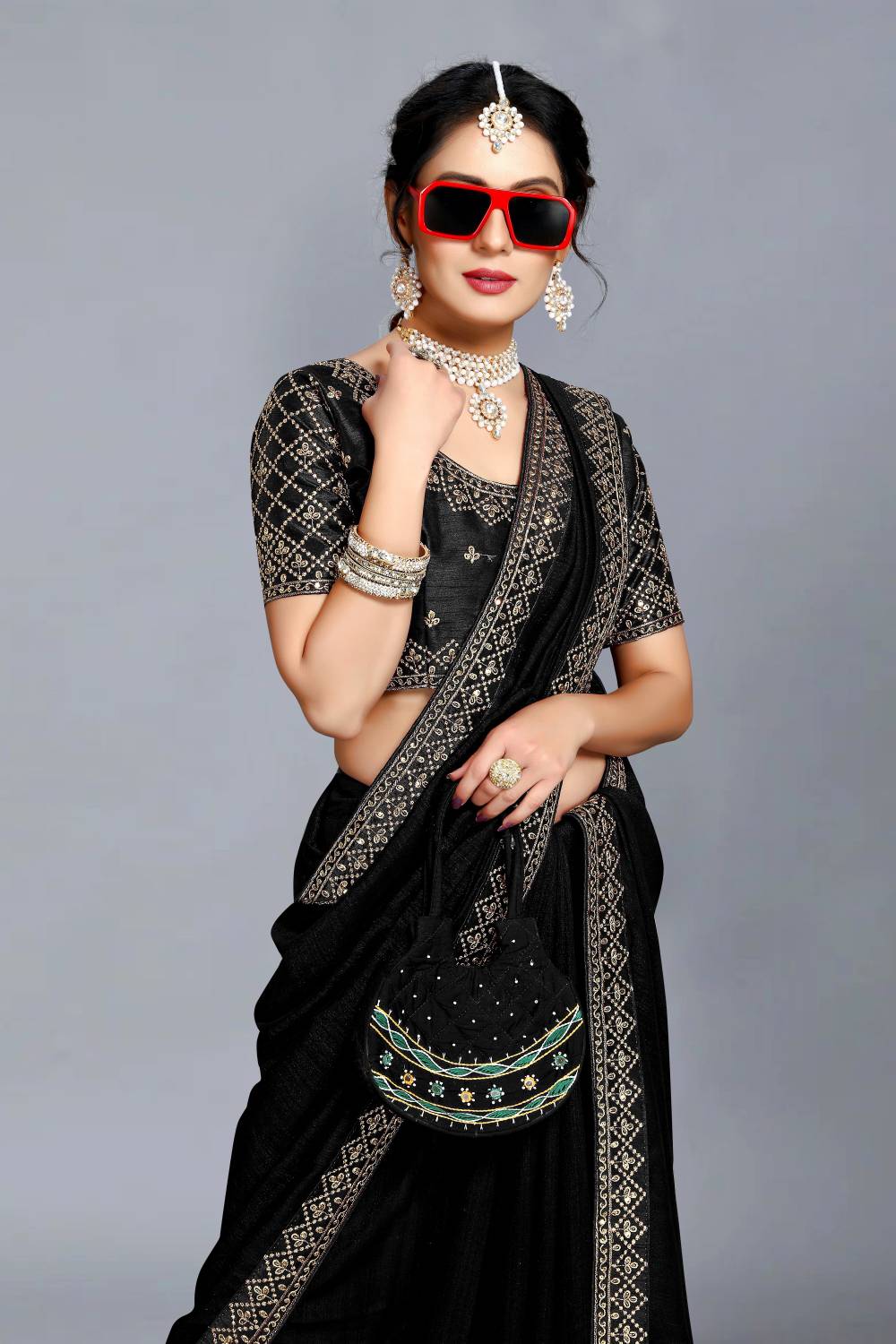 Vivan Fab Embroidered Banarasi Pure Silk, Art Silk Saree (Black)