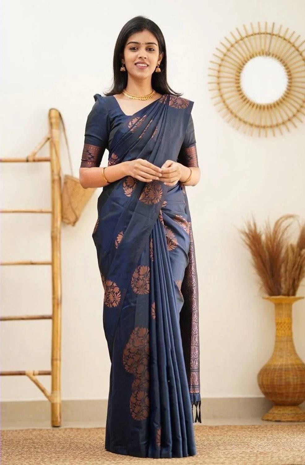 AVANTIKA FASHION Woven Kanjivaram Pure Silk, Art Silk Saree (Blue
