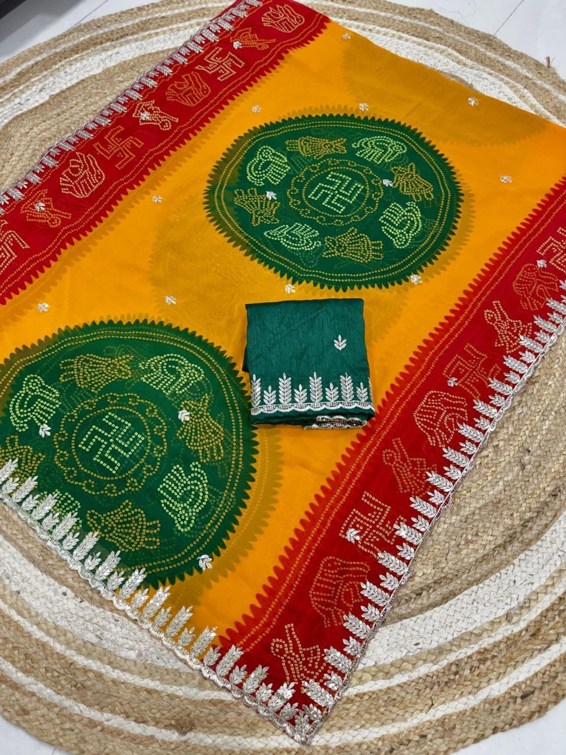 Image of HAMOFY Embroidered Bandhani Georgette Saree
