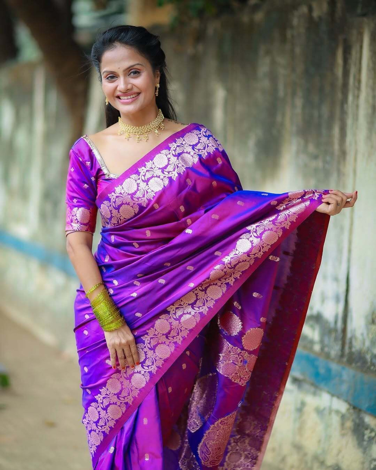 Image of ROYAL JUNCTIONWEAR Woven Banarasi Satin Saree