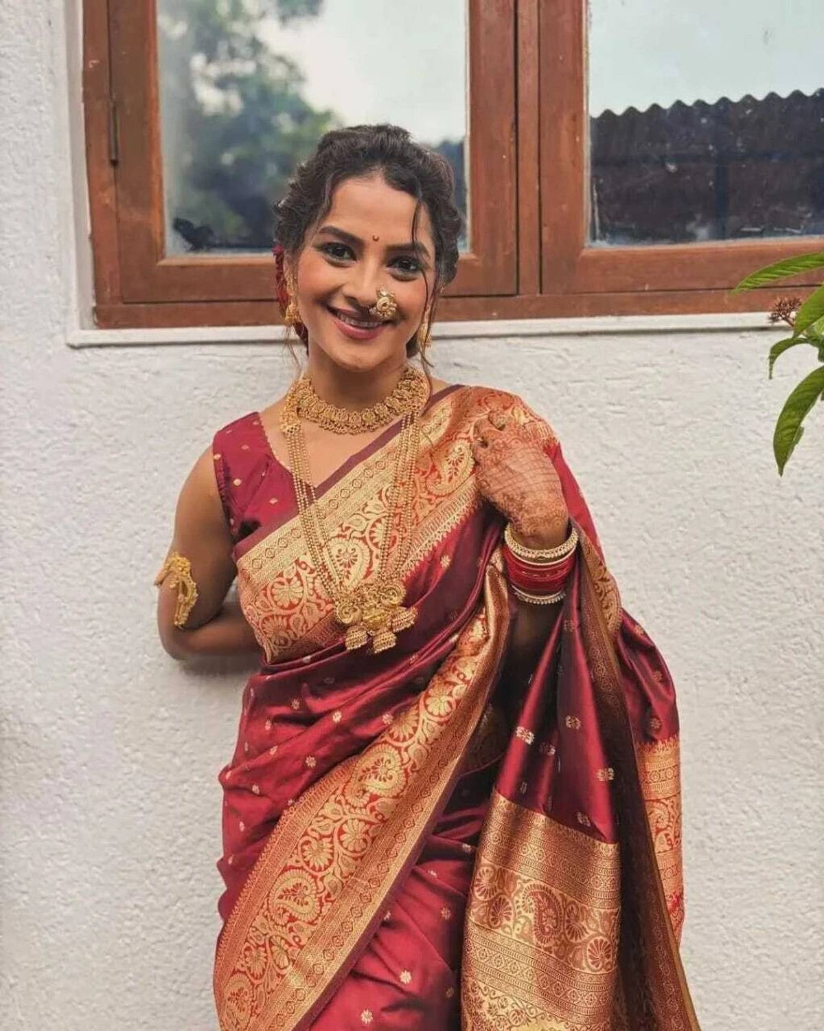 AVANTIKA FASHION Woven Kanjivaram Pure Silk, Art Silk Saree