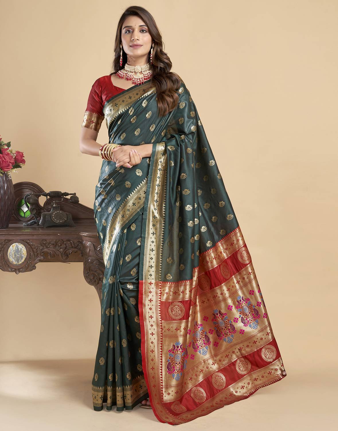 Samah Dyed, Woven, Self Design Banarasi Silk Blend Saree (Magenta