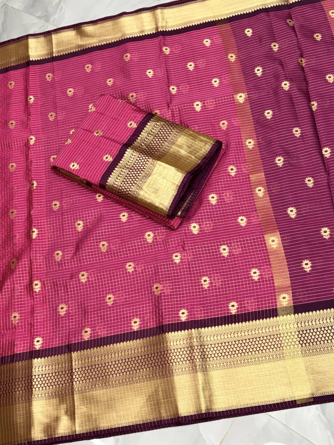 Akram Textiles Hub Woven Banarasi Art Silk Saree