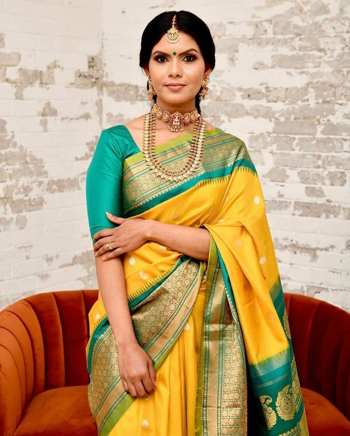 PHEASANT Woven, Self Design, Paisley, Floral Print Banarasi Jacquard, Art Silk Saree
