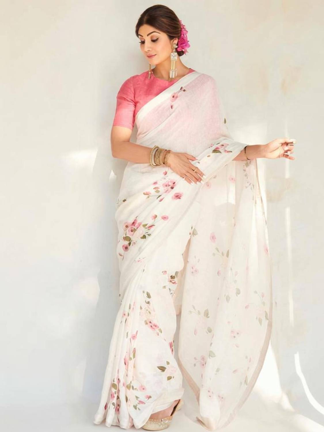 AARAANA Woven, Self Design, Geometric Print Kanjivaram Linen Saree
