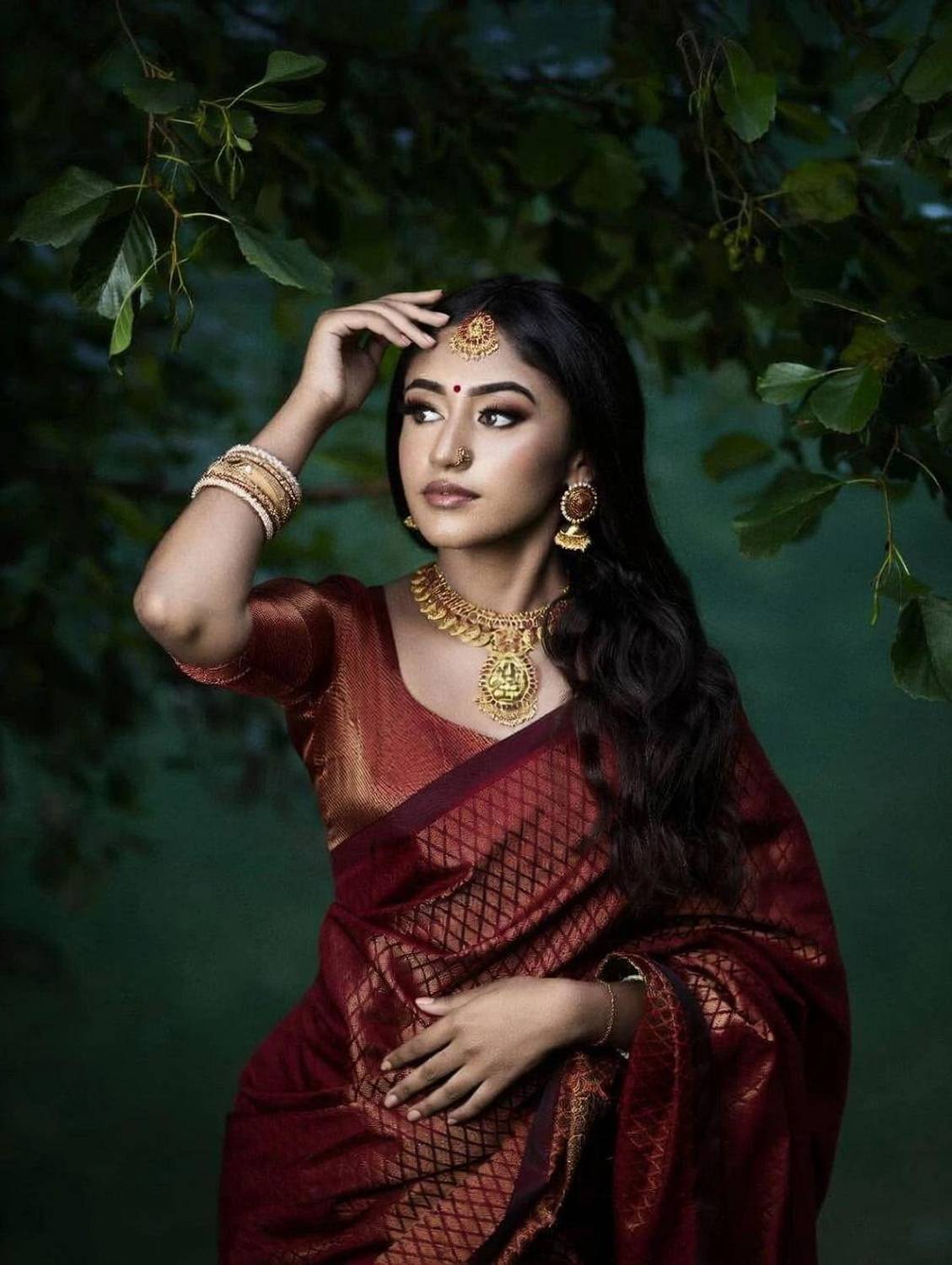 AVANTIKA FASHION Woven Kanjivaram Pure Silk, Art Silk Saree