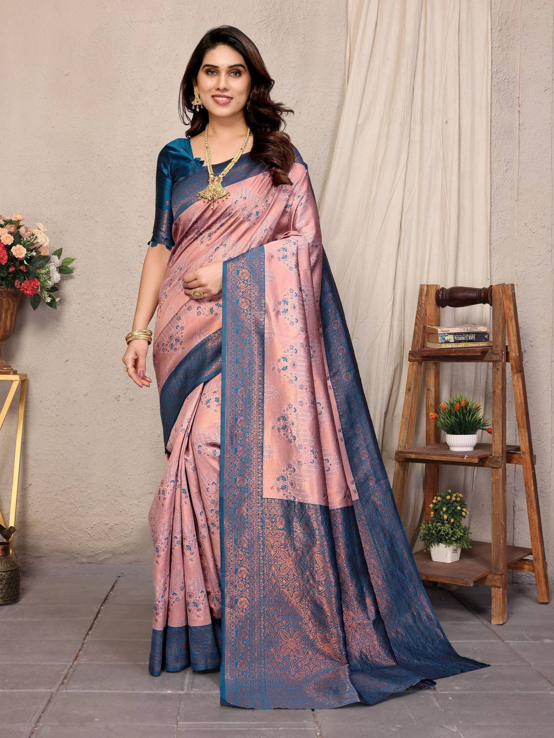 AVANTIKA FASHION Woven Kanjivaram Pure Silk, Art Silk Saree (Pink