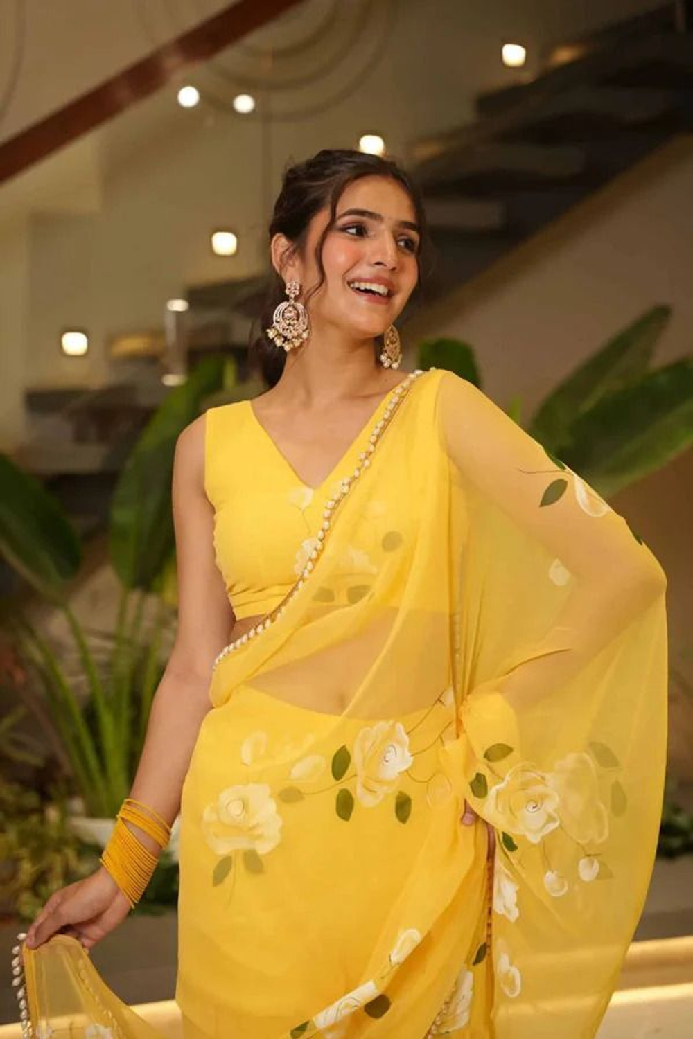 Image of Kryvyn Floral Print Bollywood Georgette Saree