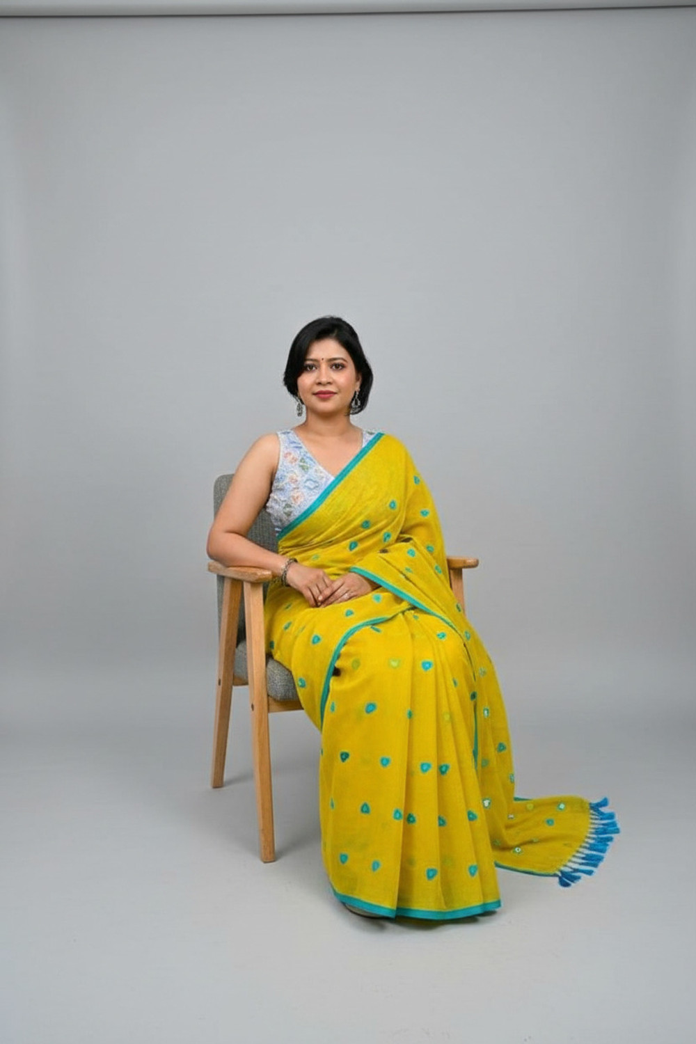 Image of HouseOfCommon Self Design, Woven Handloom Pure Cotton Saree