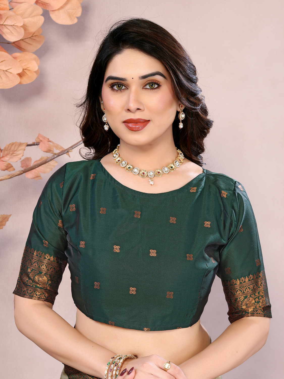 Image of fabguru Woven Kanjivaram Art Silk, Jacquard Saree