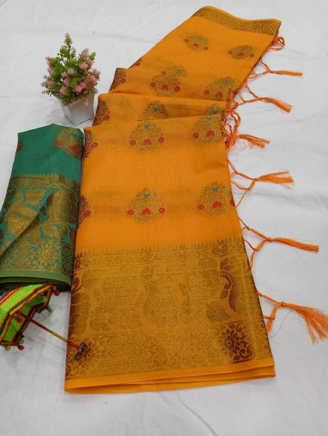 Saaransh Self Design, Woven Kanjivaram Pure Cotton, Art Silk Sare
