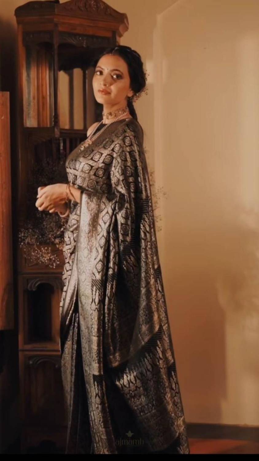 Kanjivaram Woven, Embroidered, Self Design Kanjivaram Pure Silk, Jacquard Saree