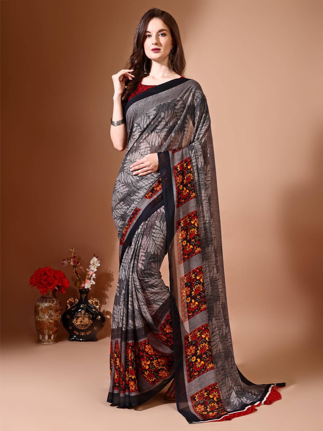 Leelavati Printed Daily Wear Georgette Saree (Grey)