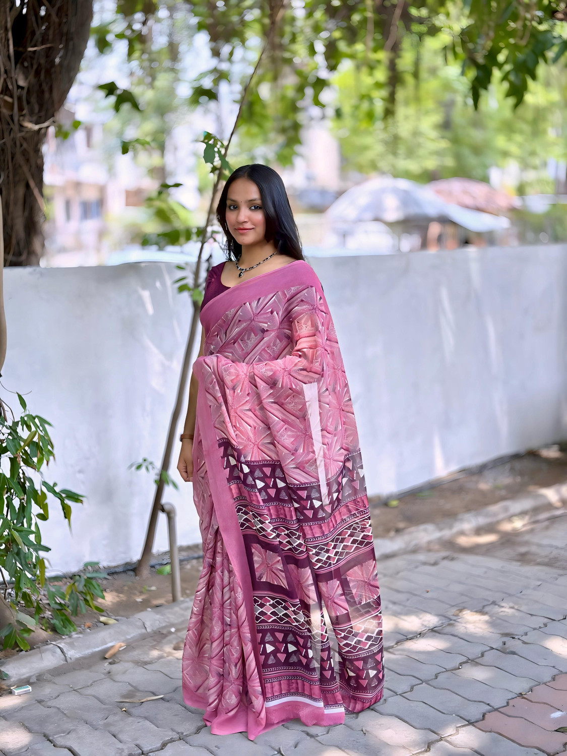 Image of Zoamic Geometric Print, Printed Bollywood Georgette Saree