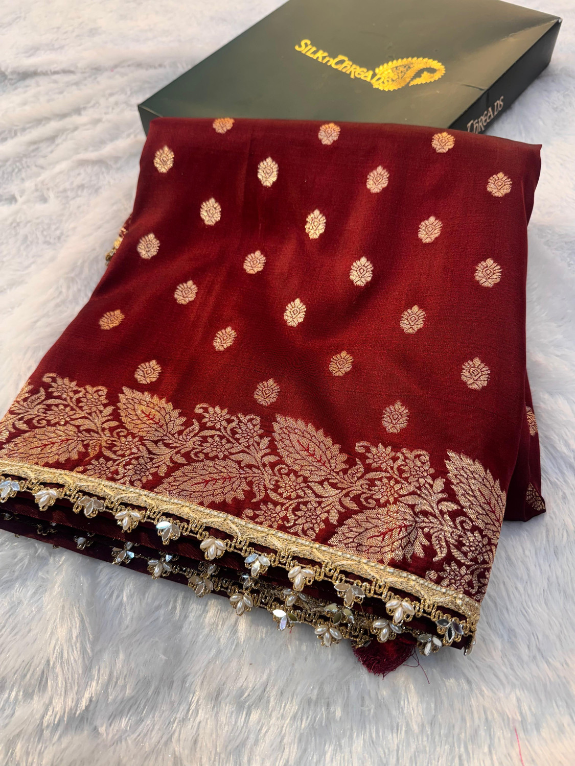 Image of Banaras silk palace Woven Banarasi Pure Silk Saree (Maroon)