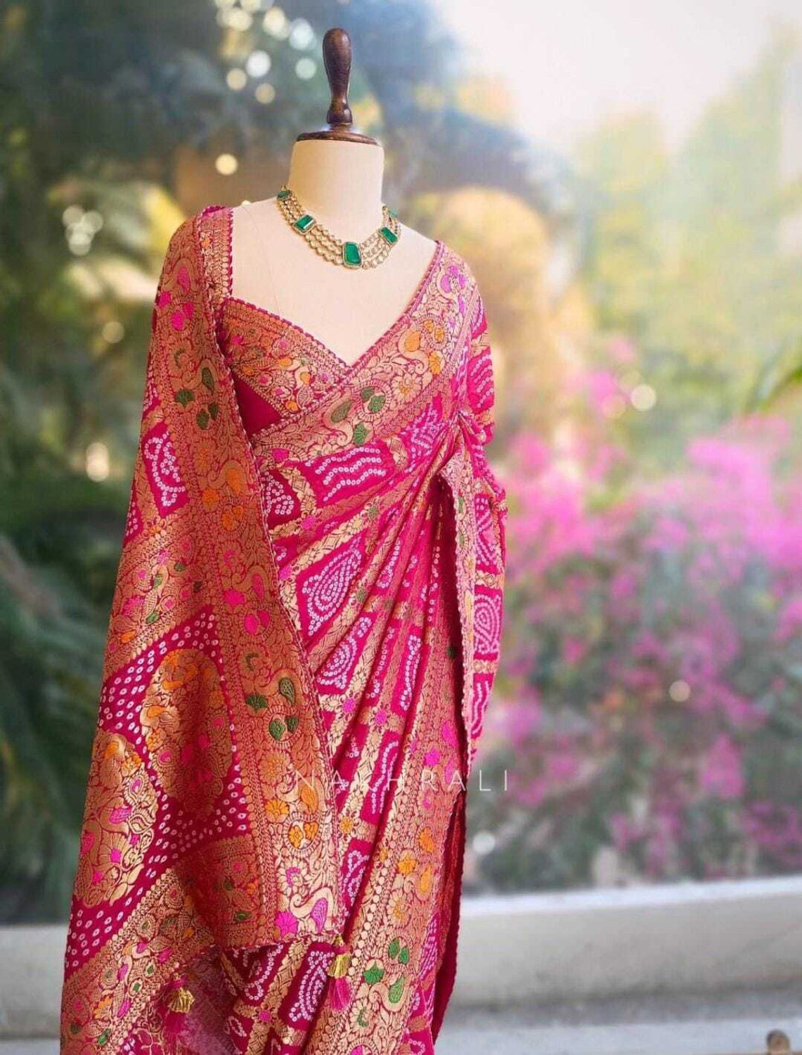 Image of Gajj kesari Woven, Printed Bandhani Pure Silk Saree