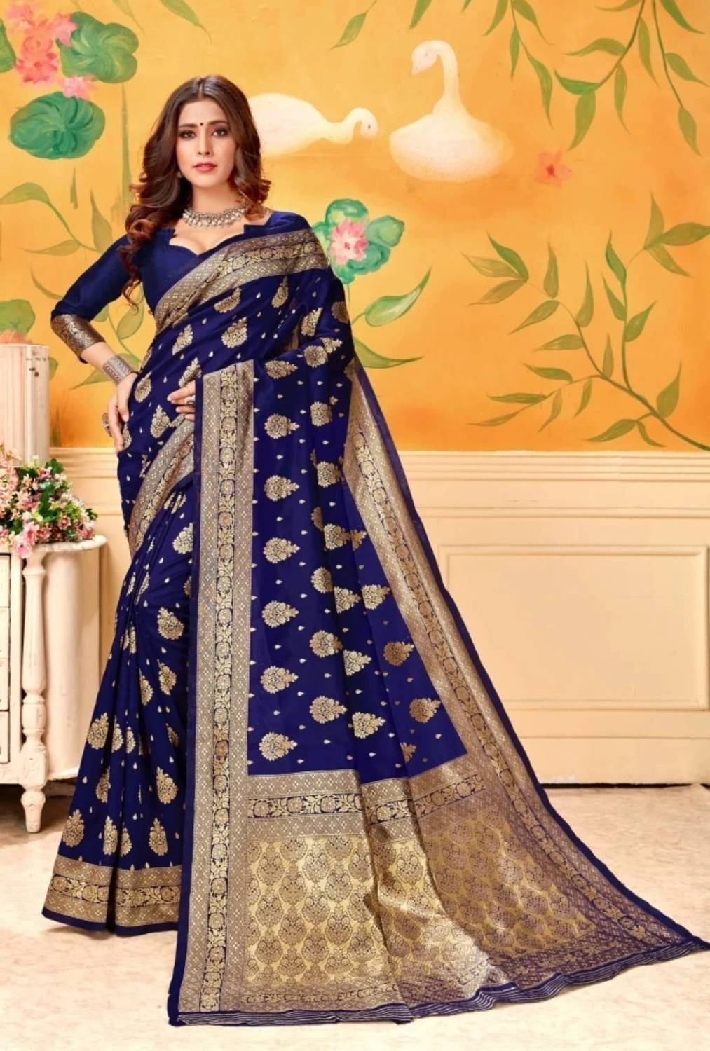 TIGERSNAKE Woven Kasavu Silk Blend Saree (Dark Blue)