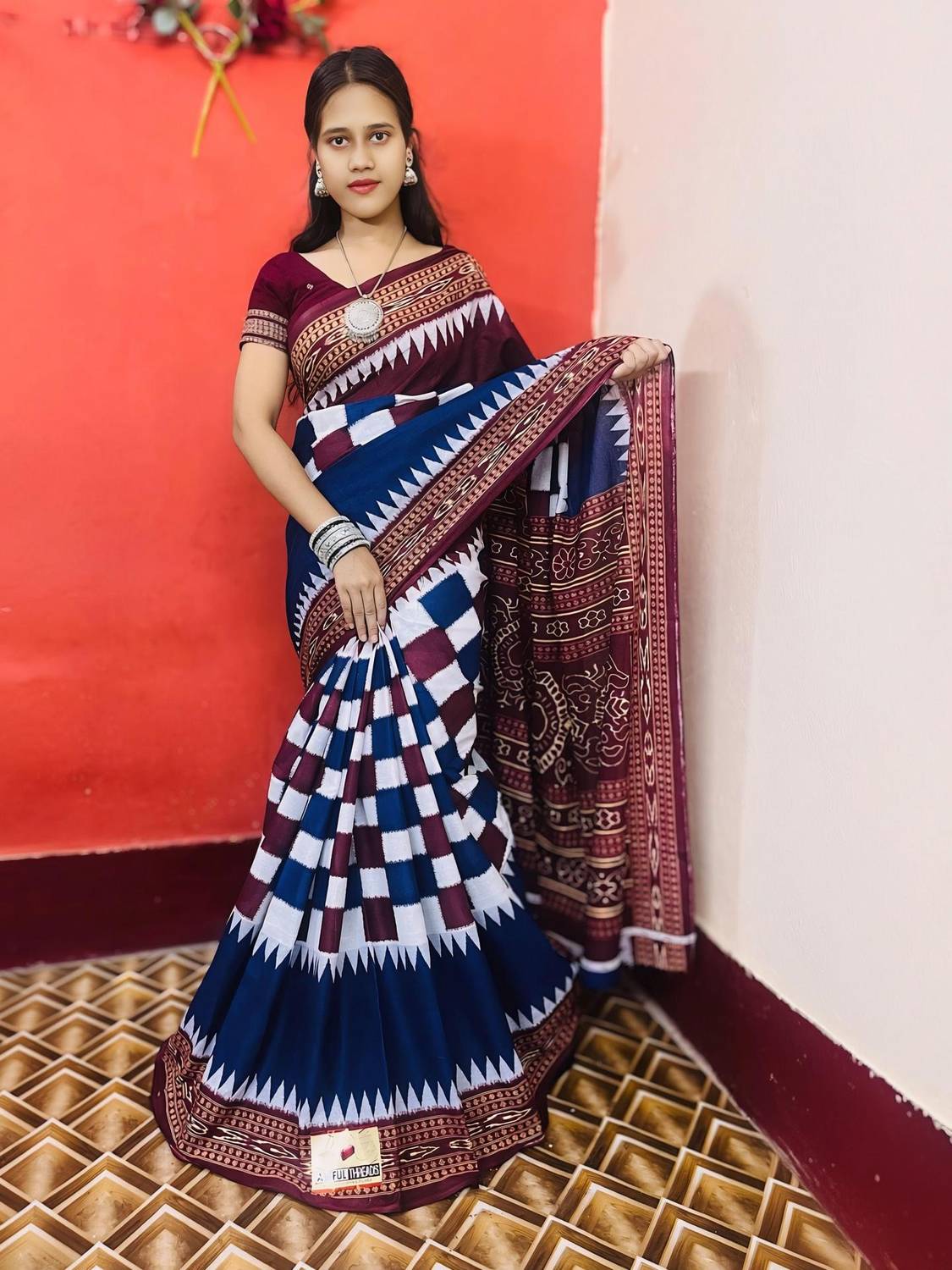 ARTFULTHREADS Checkered, Geometric Print, Woven Sambalpuri Pure Cotton Saree