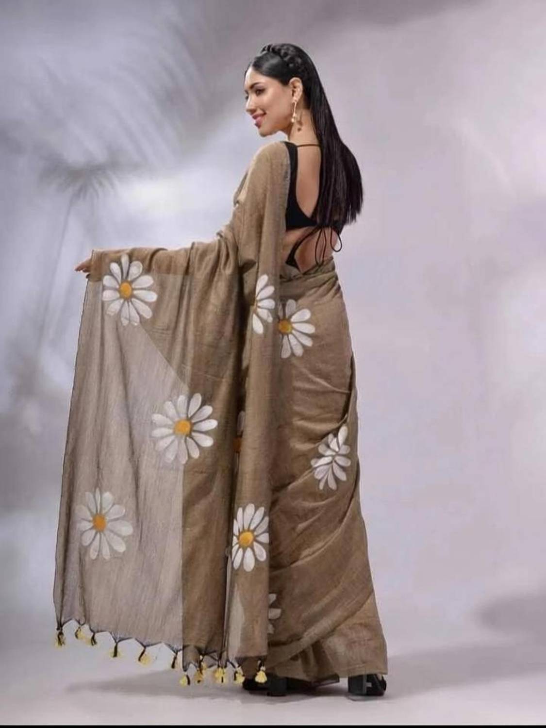 Aquiliq Floral Print Handloom Pure Cotton Saree