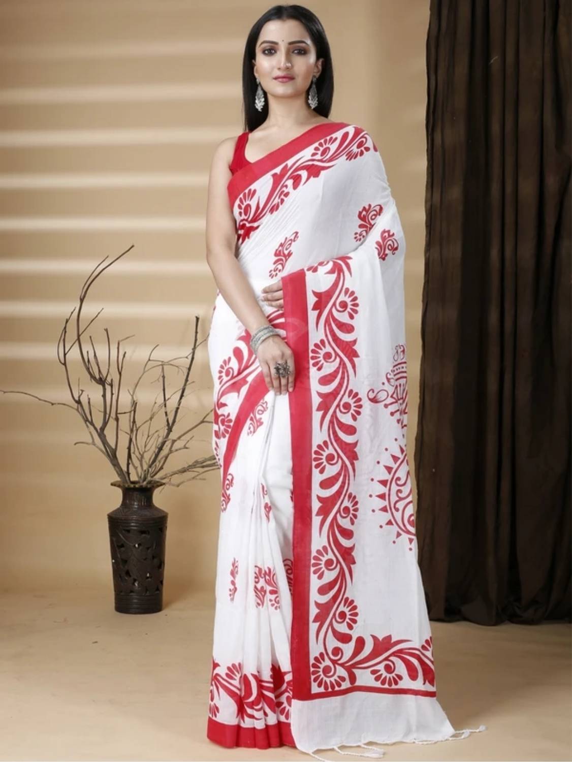 Bhadra Printed, Floral Print Handloom Handloom Pure Cotton Saree