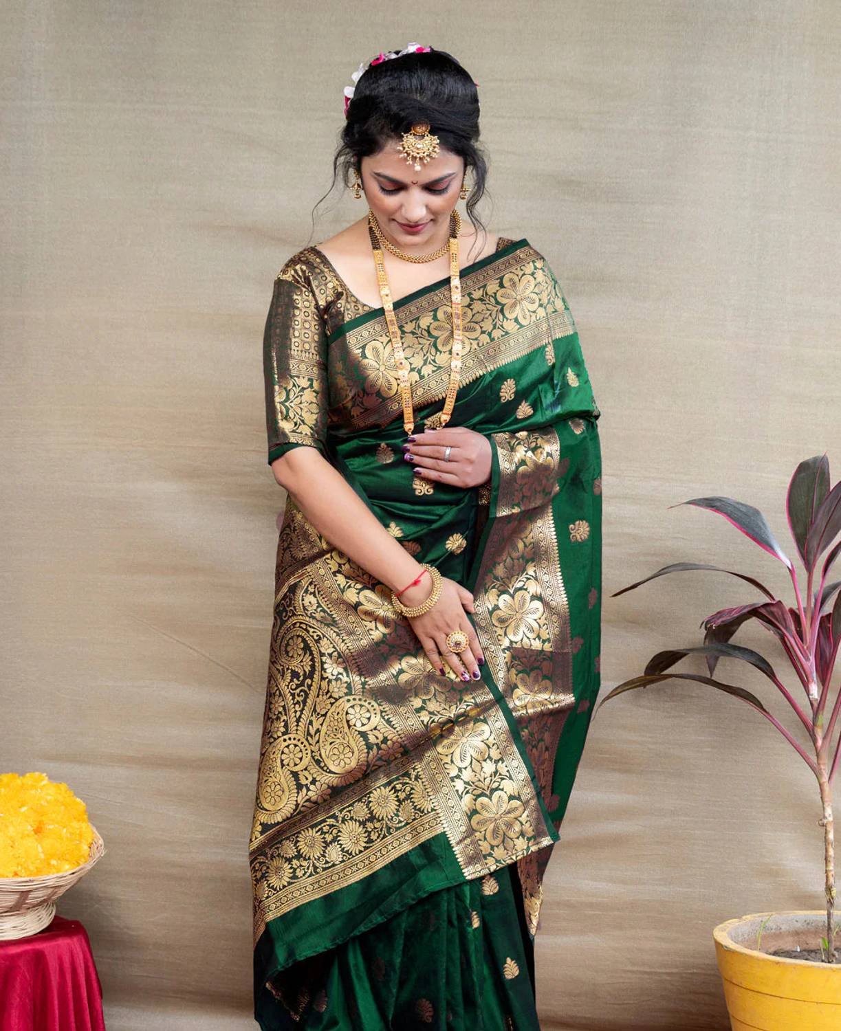KanjiQueen Woven, Self Design Banarasi Silk Blend, Pure Silk Sare