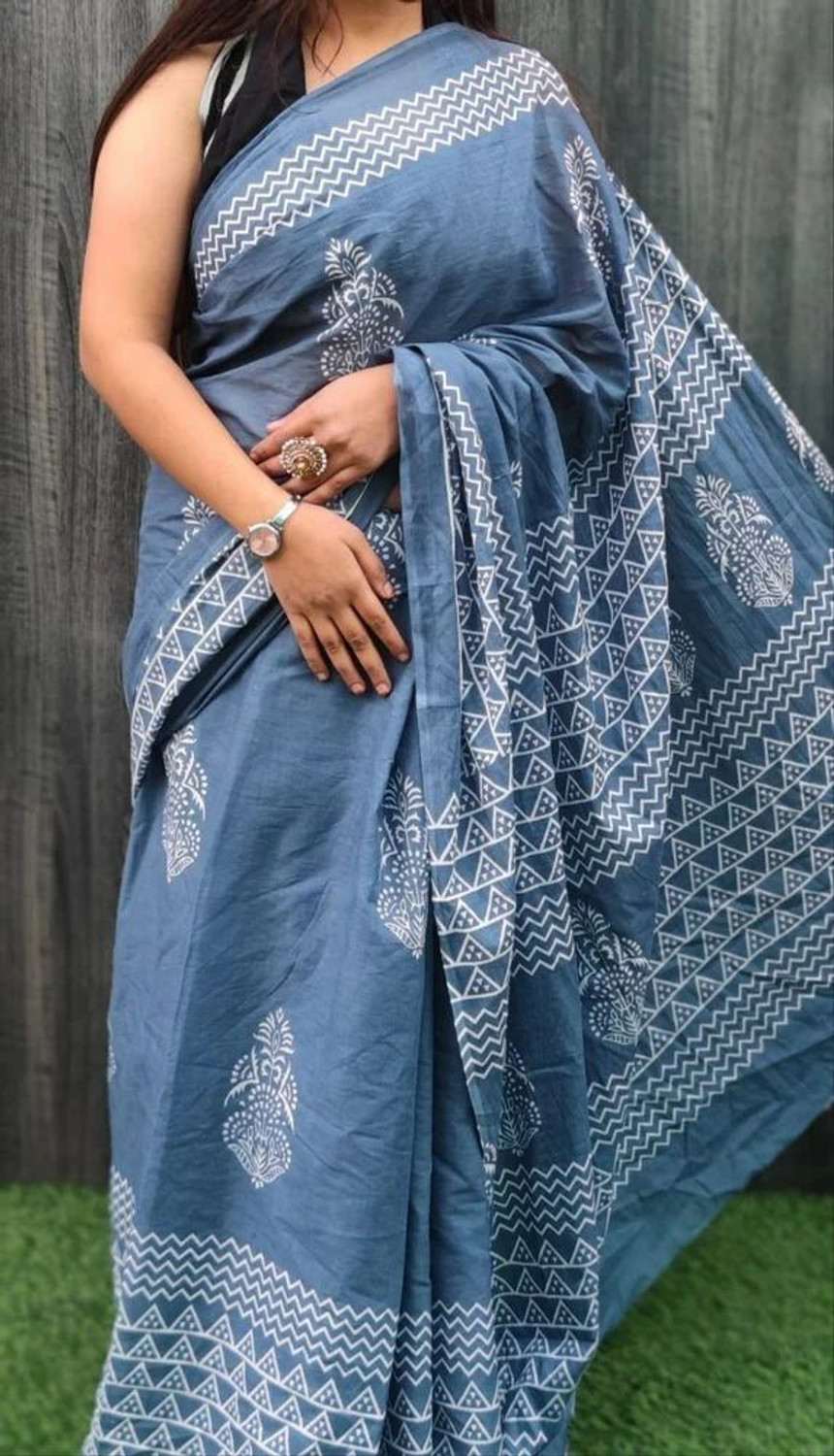Image of SUNDREESAREE Blocked Printed, Color Block, Floral Print, Printed Daily Wear Pure Cotton Saree