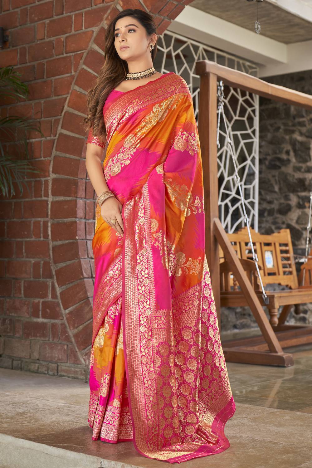 MANOHARI Woven Banarasi Jacquard Saree (Pink)