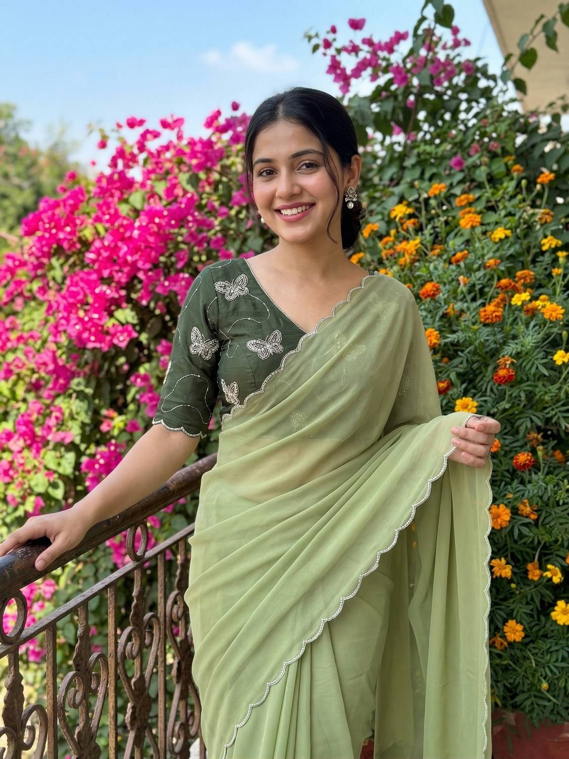 AMIYASILKMILLS Embroidered Daily Wear Georgette Saree