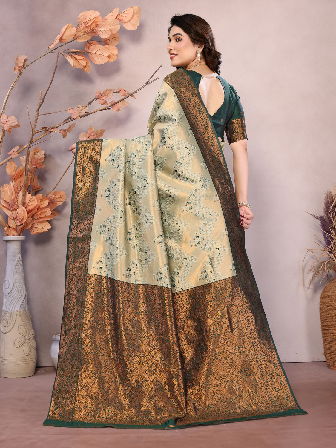Image of fabguru Woven Kanjivaram Art Silk, Jacquard Saree