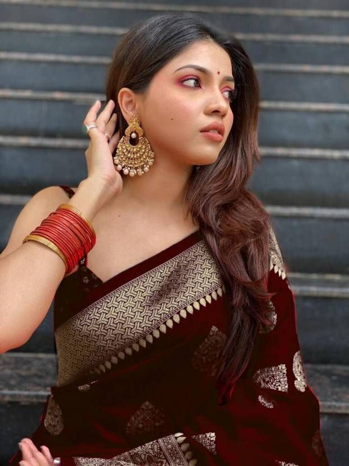 Pervas Woven Kanjivaram Cotton Silk, Silk Blend Saree (Maroon)