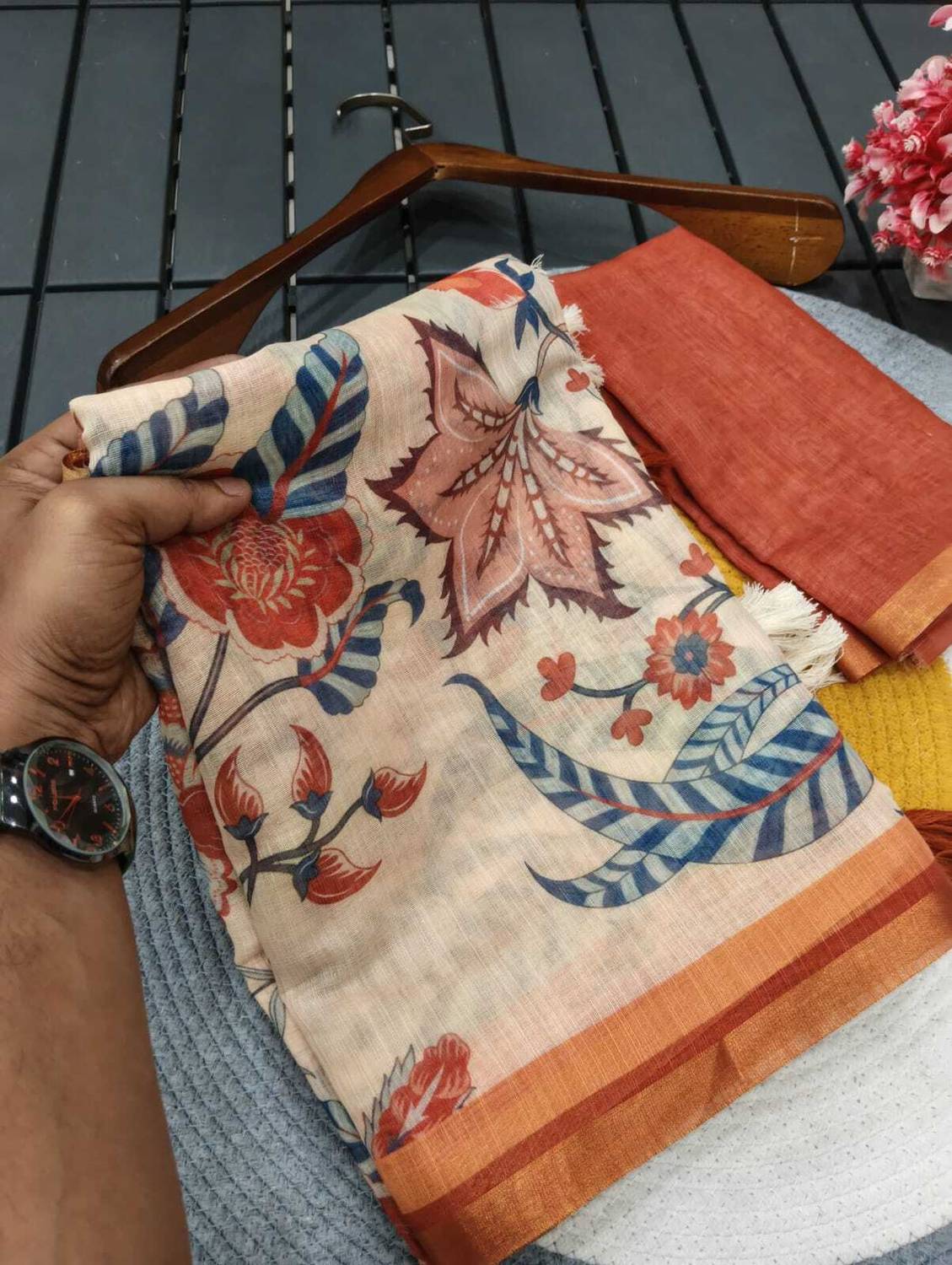 Kanjivaram Palace Floral Print Daily Wear Linen Saree