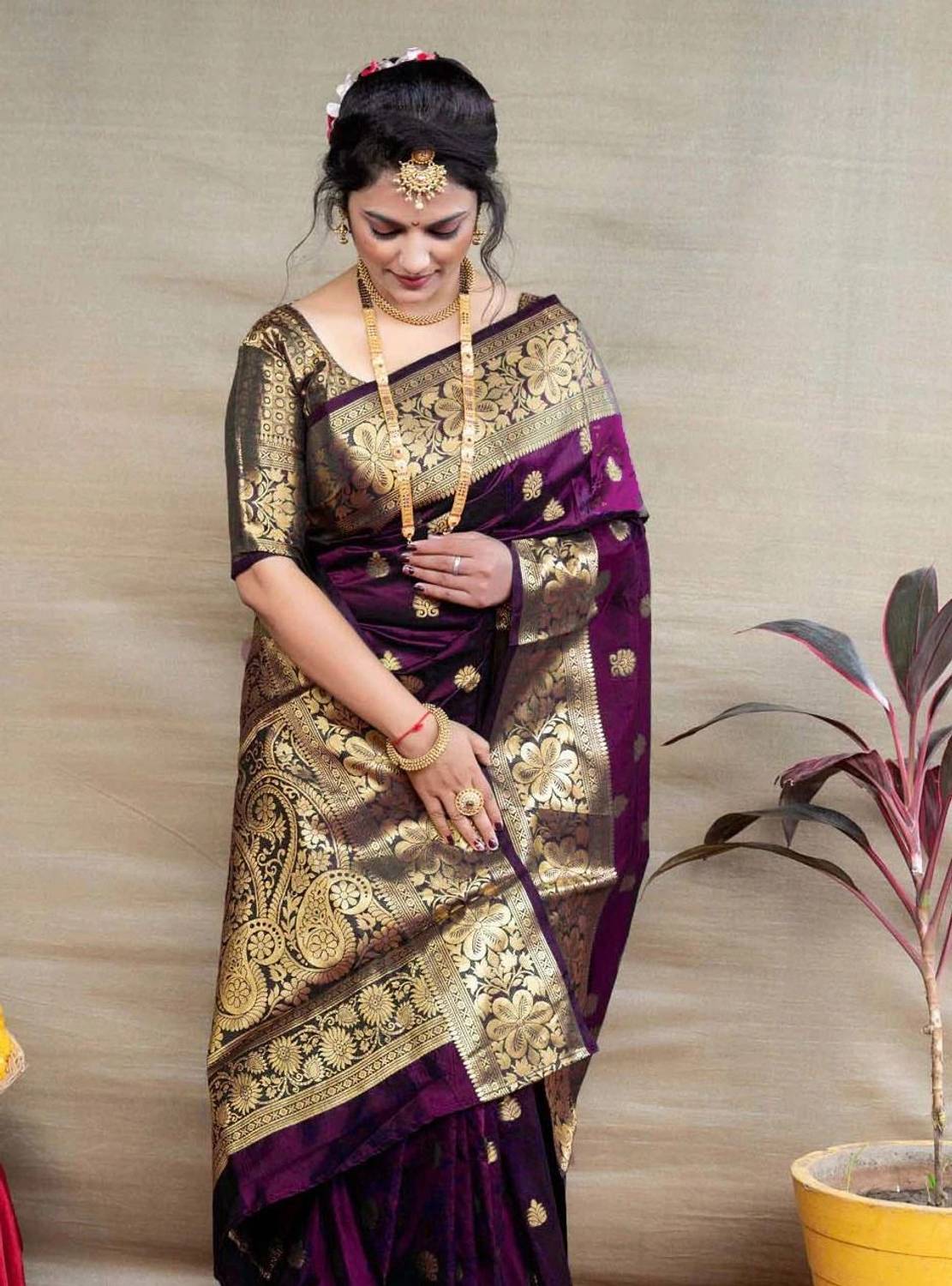 Kalapushpi Woven Banarasi Satin Saree (Magenta)