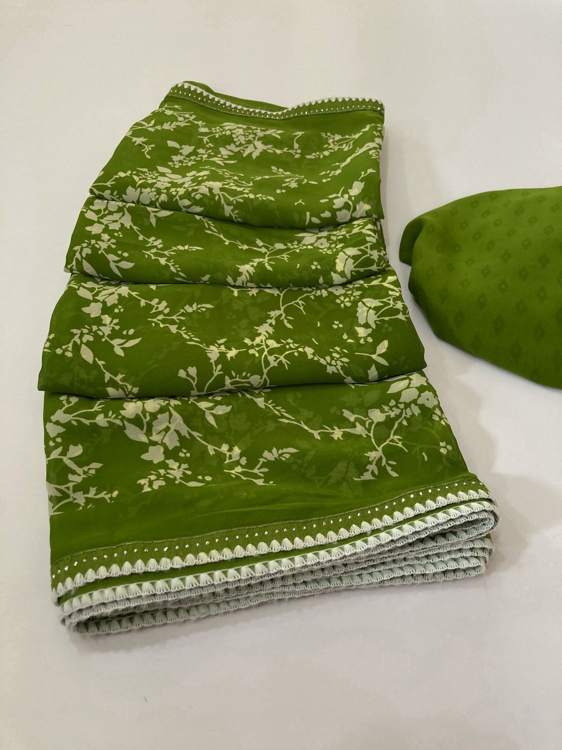 Image of BORANA Floral Print Bollywood Georgette Saree