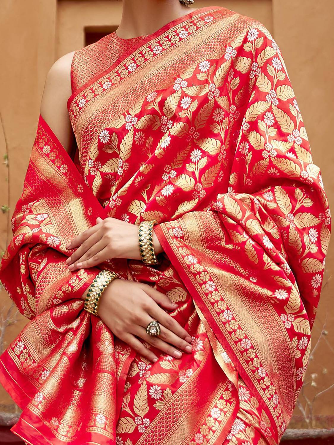 Divastri Woven Banarasi Silk Blend Saree Red - Image 4