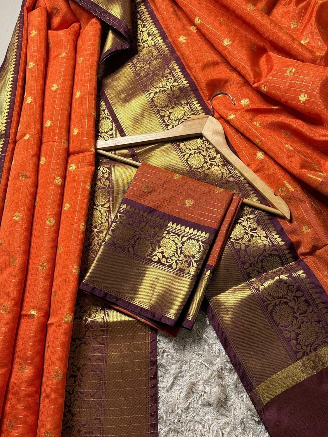 Image of TWINKLE Self Design Kanjivaram Cotton Silk Saree