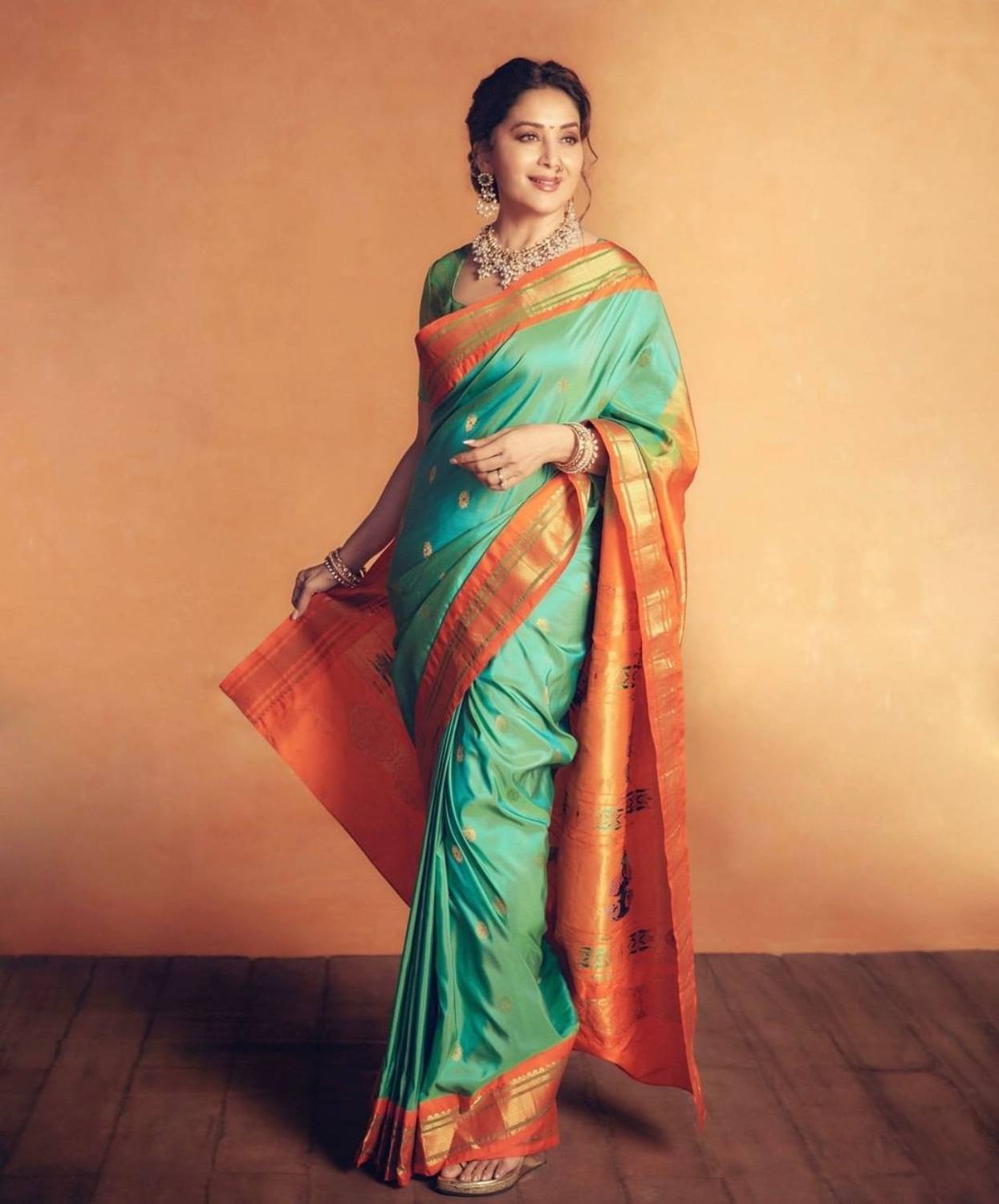 Maheshvika Fashion Woven, Floral Print Banarasi Cotton Silk Saree