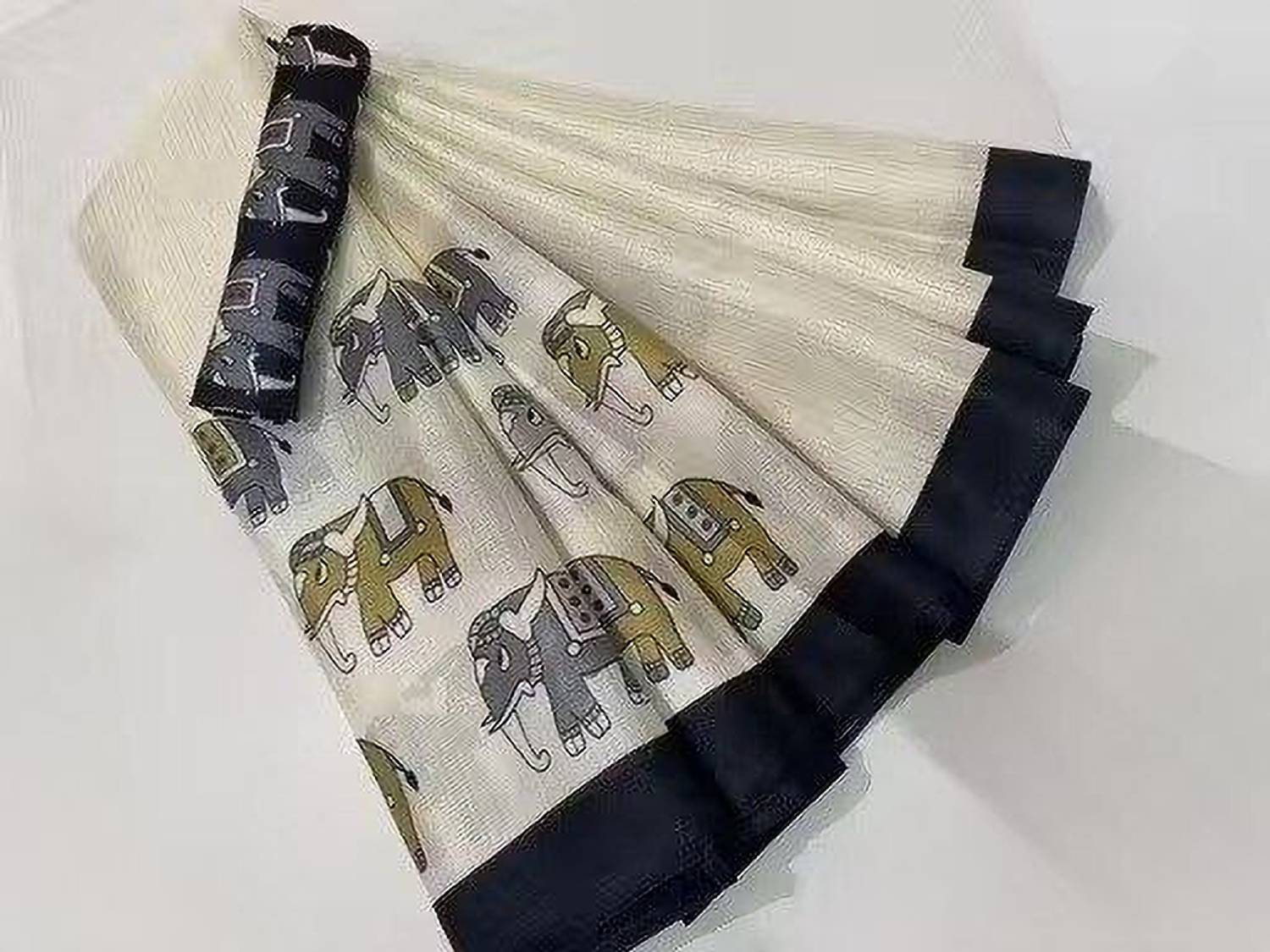 AMBALIKA Animal Print Daily Wear Cotton Linen Saree