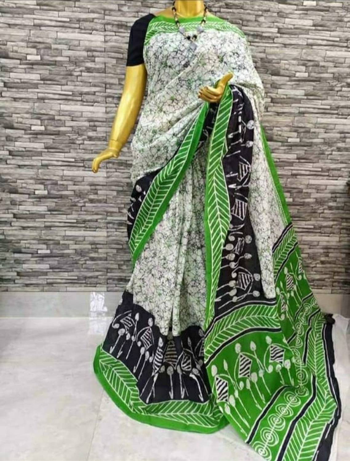 Bou Thakuranir Haat Printed Hand Batik Pure Cotton Saree