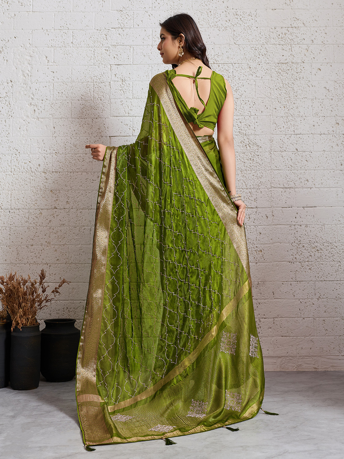 Image of SOHINI NX Embellished Bollywood Satin Saree