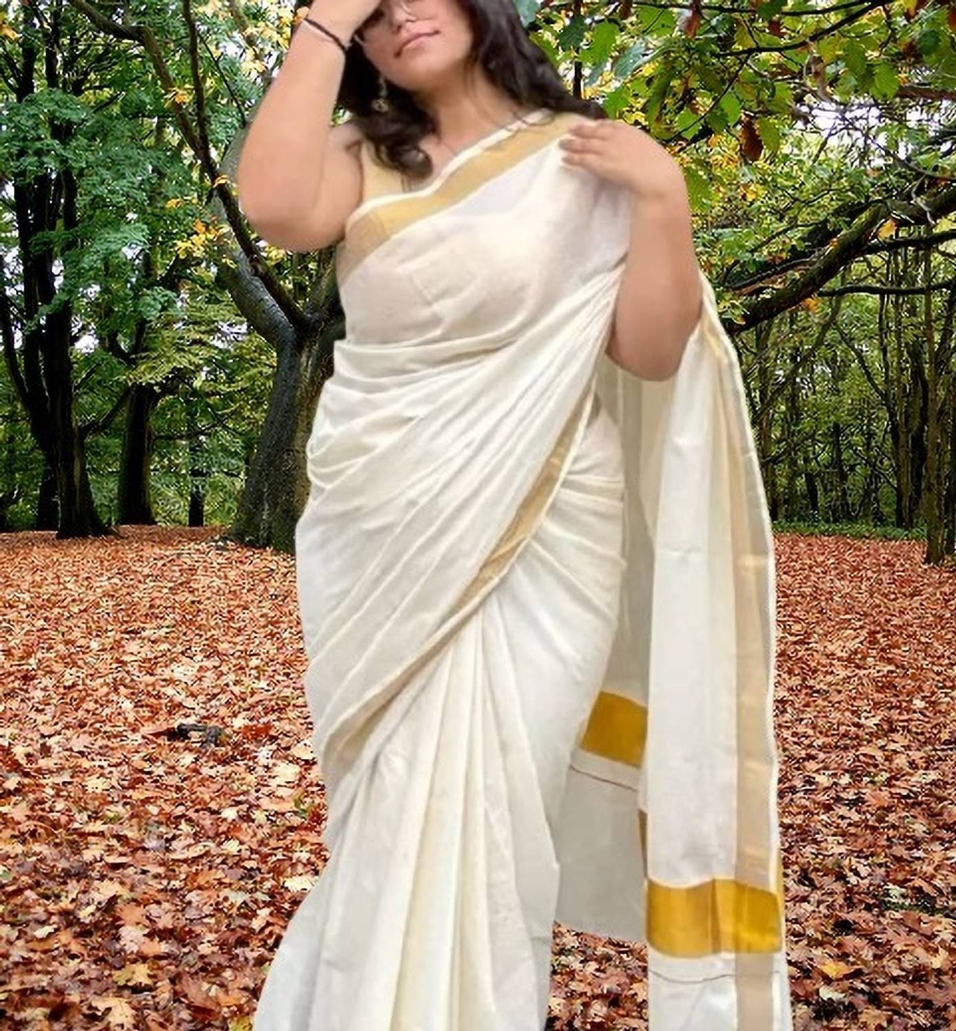 ANTIK Solid/Plain Kasavu Cotton Silk Saree