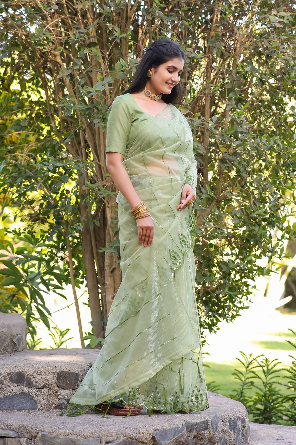 Bentayga Fashion Embroidered Bollywood Silk Blend Saree