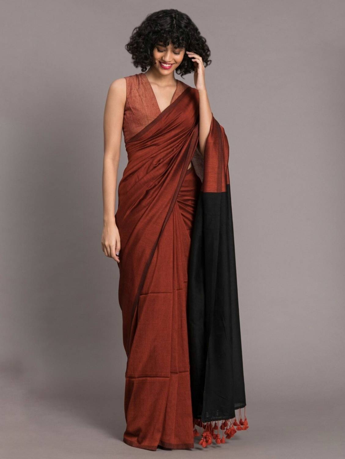 Shyamalisaree Solid/Plain Handloom Pure Cotton Saree